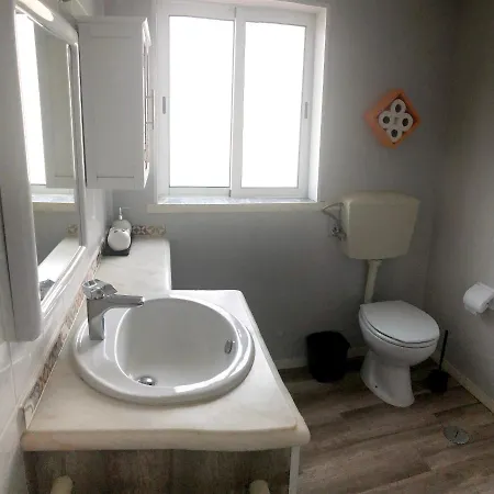 4 Bedrooms Appartement At Pataias 100 M Away From The Beach With Sea View Furnished Terrace And Wifi *