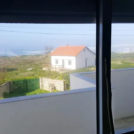 Διαμέρισμα 4 Bedrooms Appartement At Pataias 100 M Away From The Beach With Sea View Furnished Terrace And Wifi